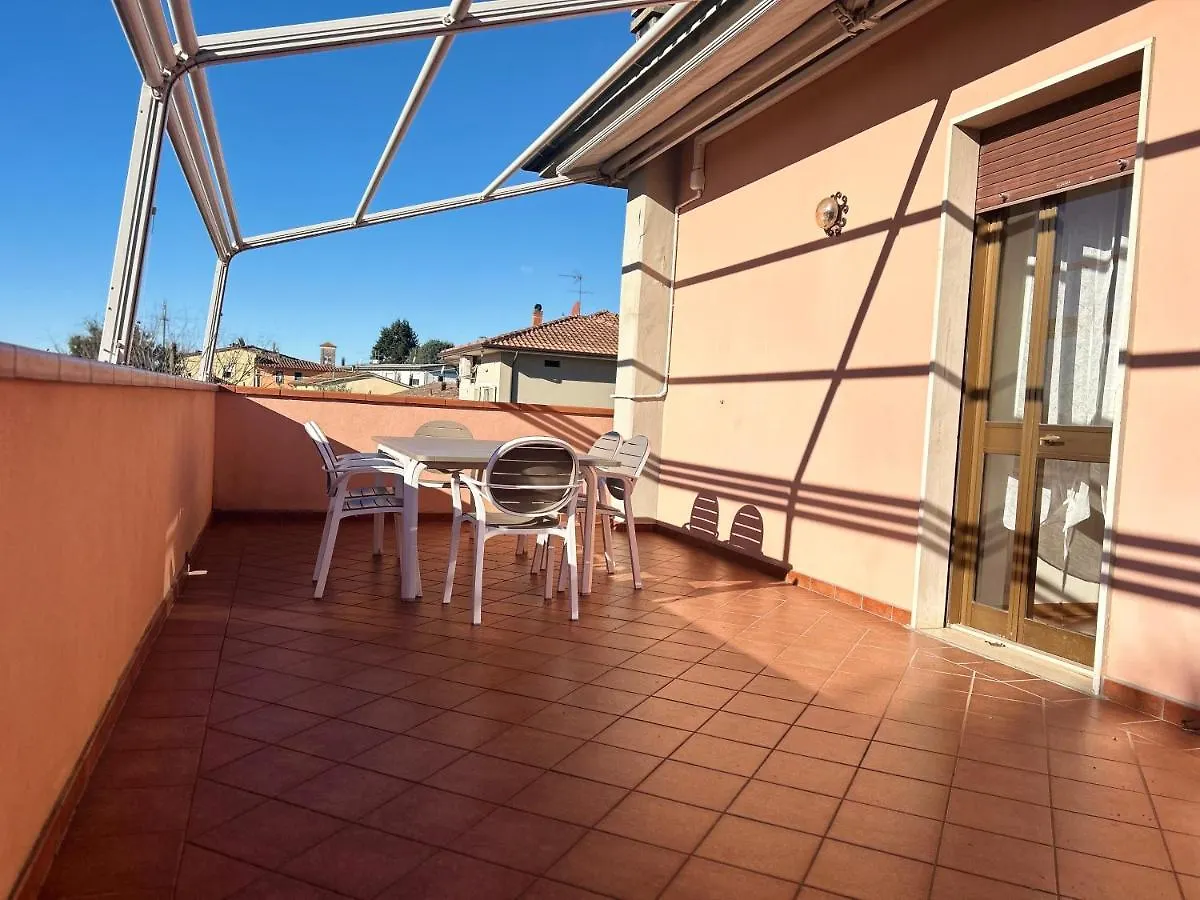 Apartment Ferienwohnung Albi'S House,Terrazza ,Wi-Fi, Parcheggio, Ac Lucca Italien