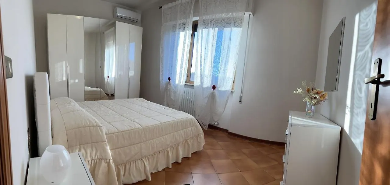Albi'S House,Terrazza ,Wi-Fi, Parcheggio, Ac Apartment Lucca Italy