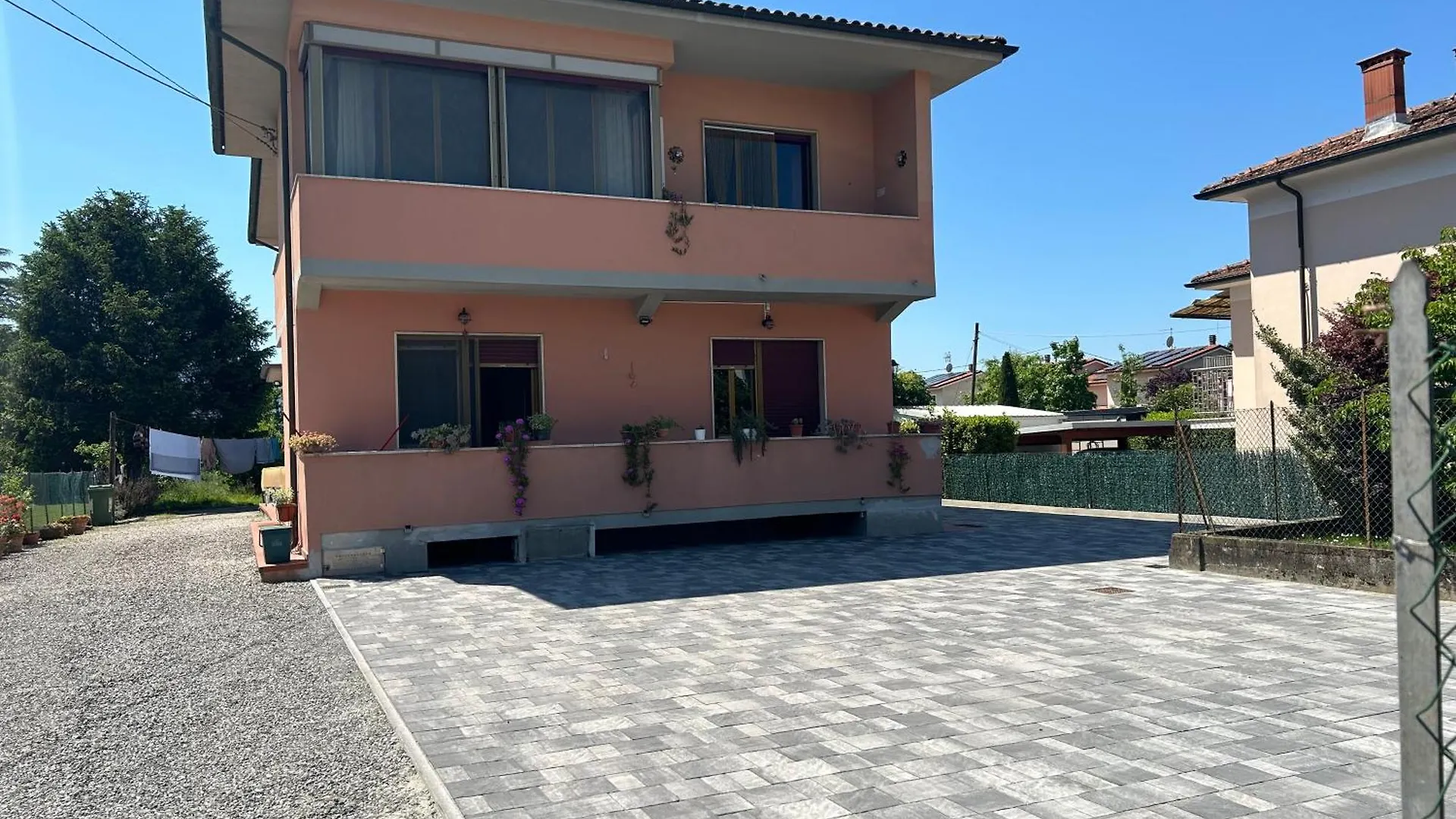 Albi'S House,Terrazza ,Wi-Fi, Parcheggio, Ac Apartment Lucca 0*,  Italy